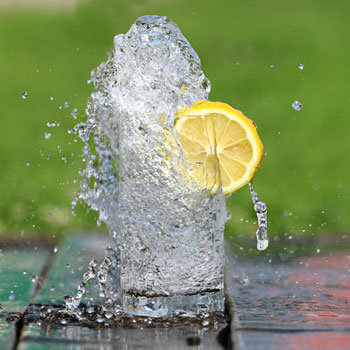 water glass with lemon